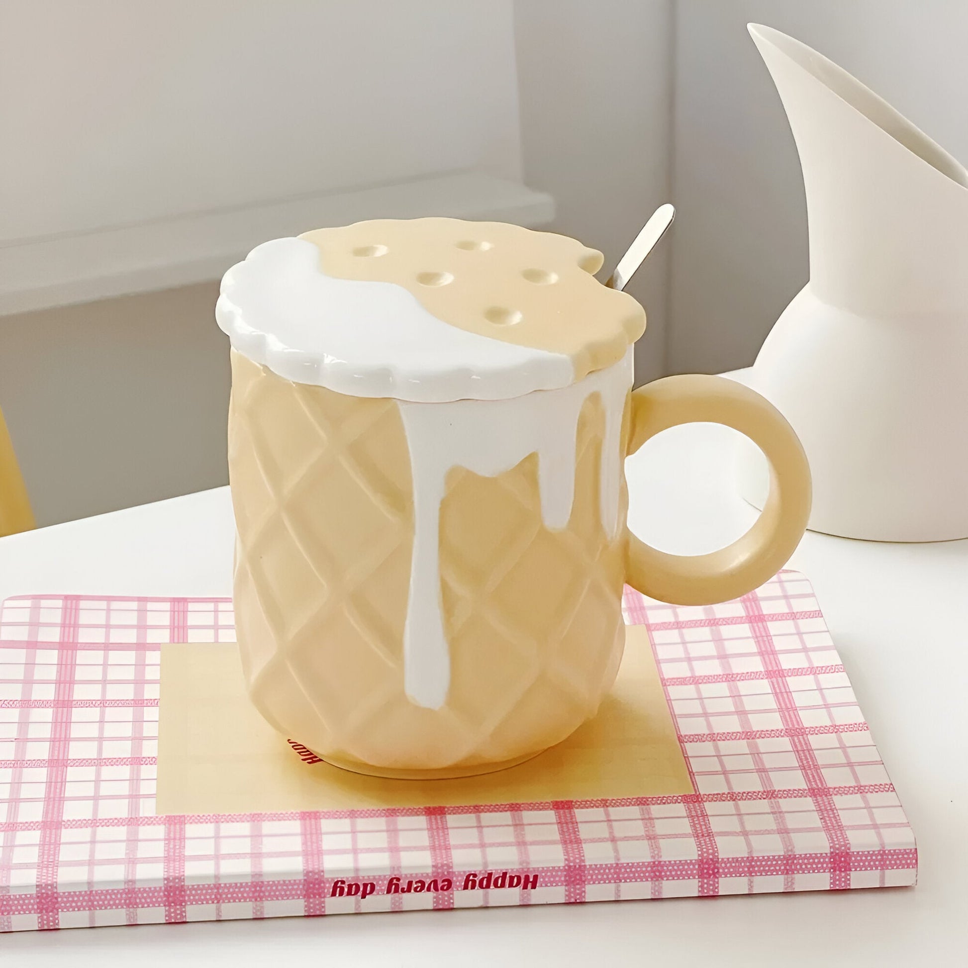 Cartoon Biscuit Pattern Coffee Mug With Lid & Spoon - The House Of BLOC