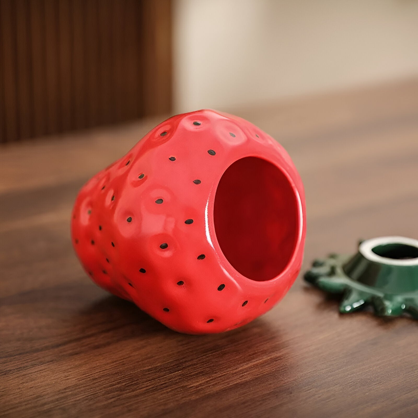 Ceramic Strawberry Shape Ashtray - The House Of BLOC