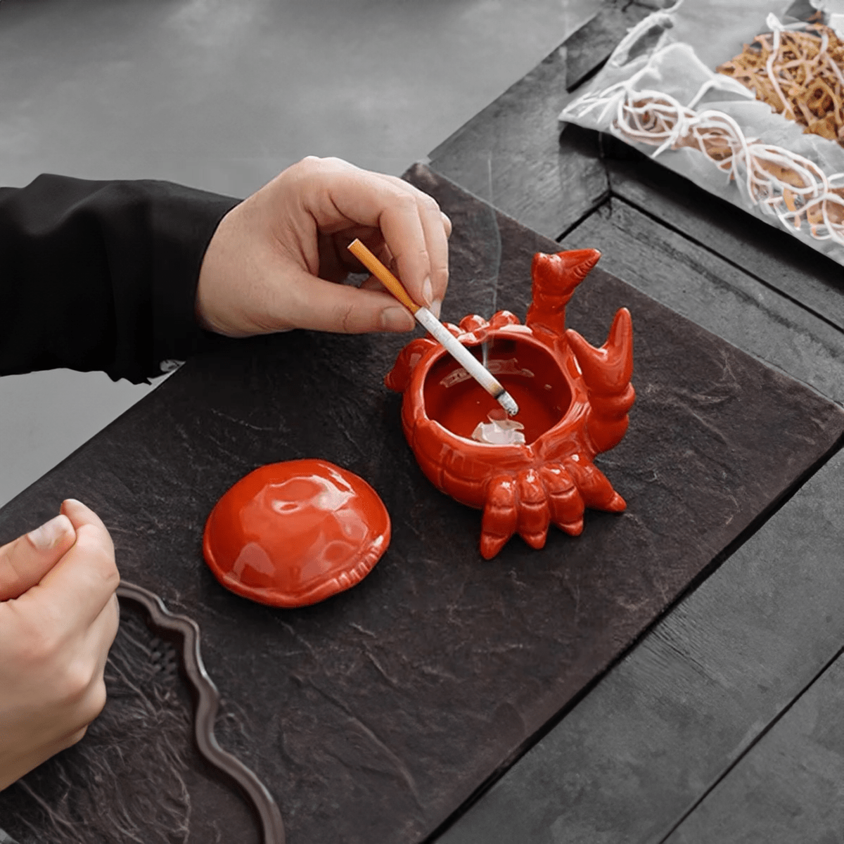 Chinese Style Crab Ashtray - The House Of BLOC