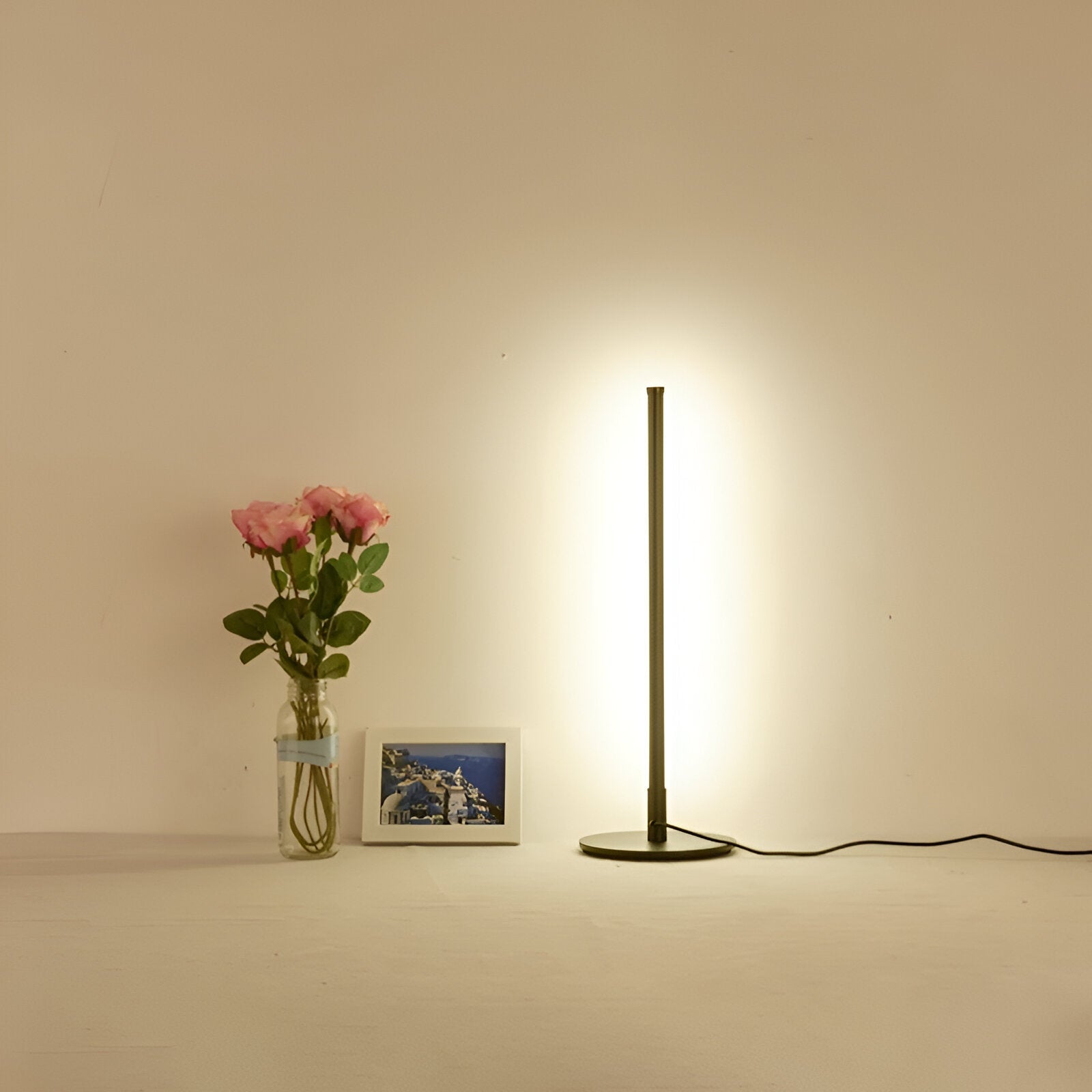 Minimalist Sleek Black LED Table Lamp - The House Of BLOC