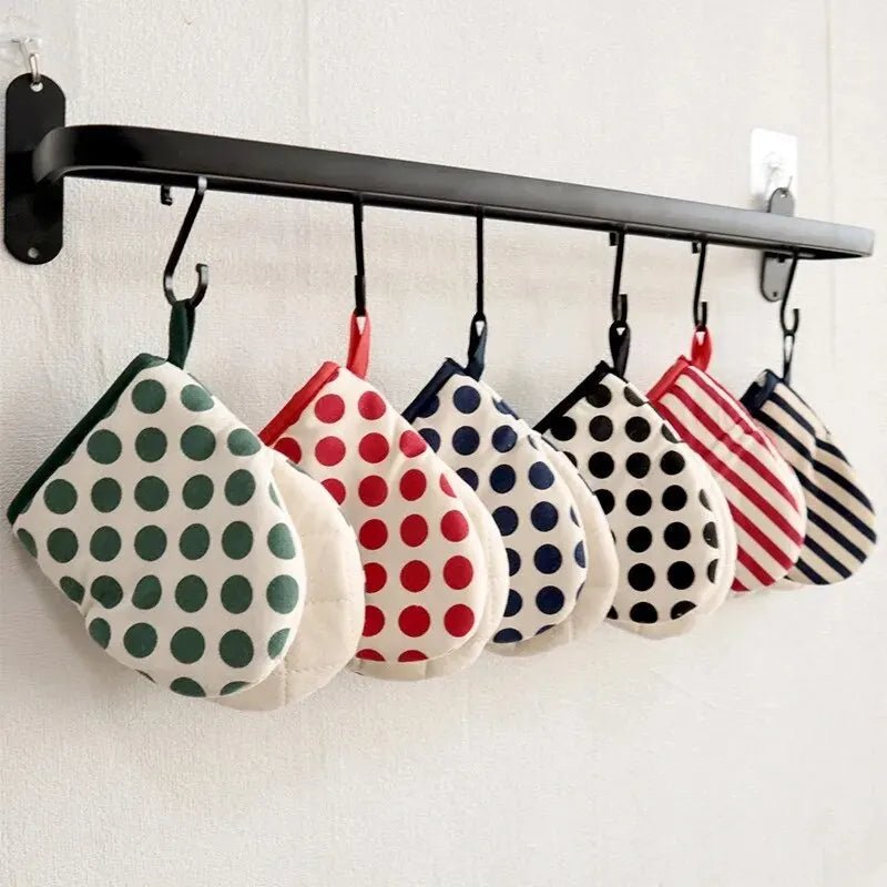 Polka Dot Heat Resistant Oven Gloves - The House Of BLOC