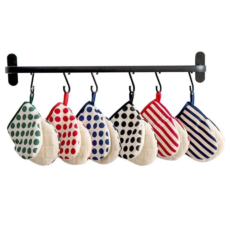 Polka Dot Heat Resistant Oven Gloves - The House Of BLOC