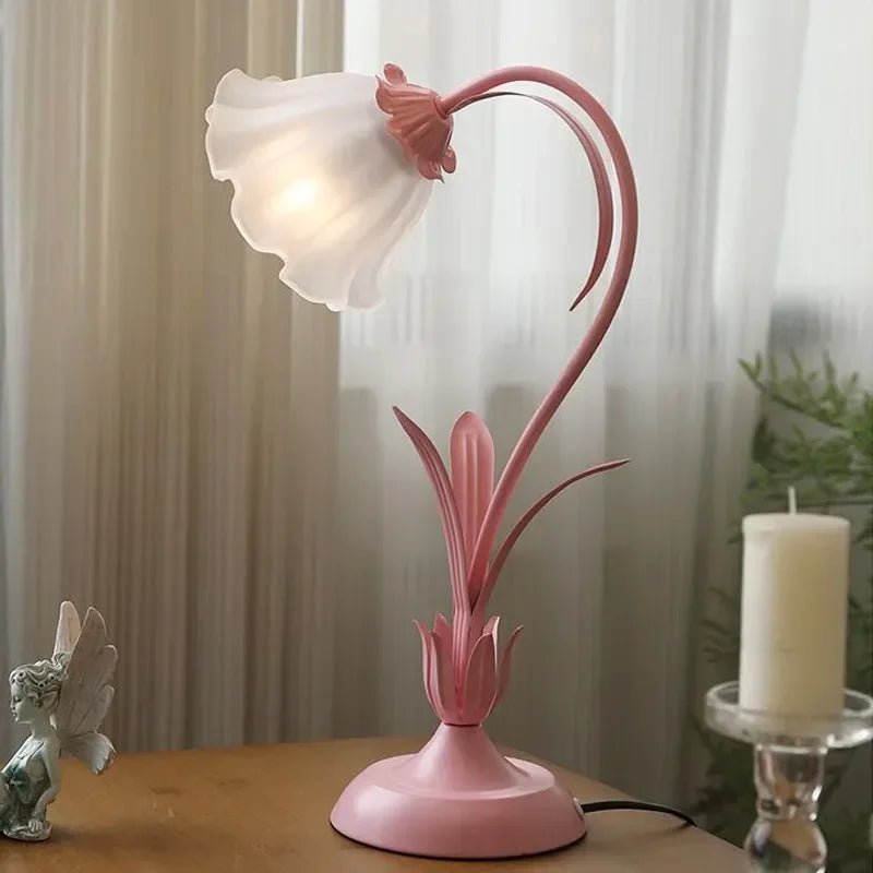 Vintage French Style Flower Table Lamp - The House Of BLOC