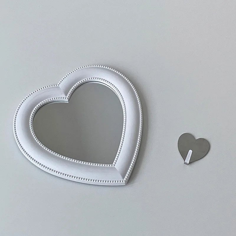 Creative Heart Shape Vanity Mirror - The House Of BLOC