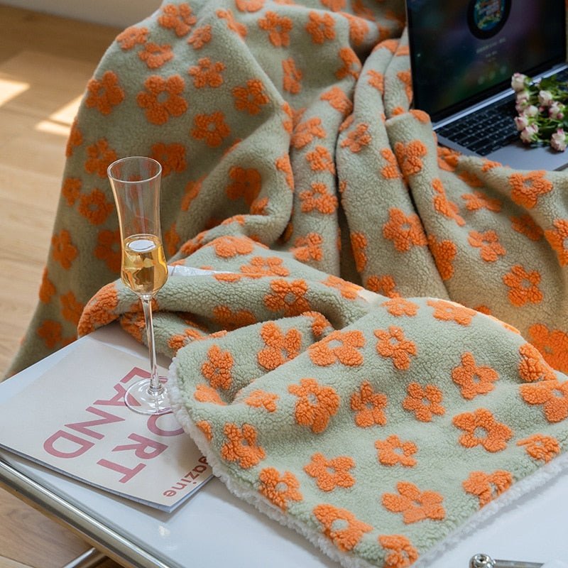 Fluffy Floral Plush Thickened Blanket - The House Of BLOC