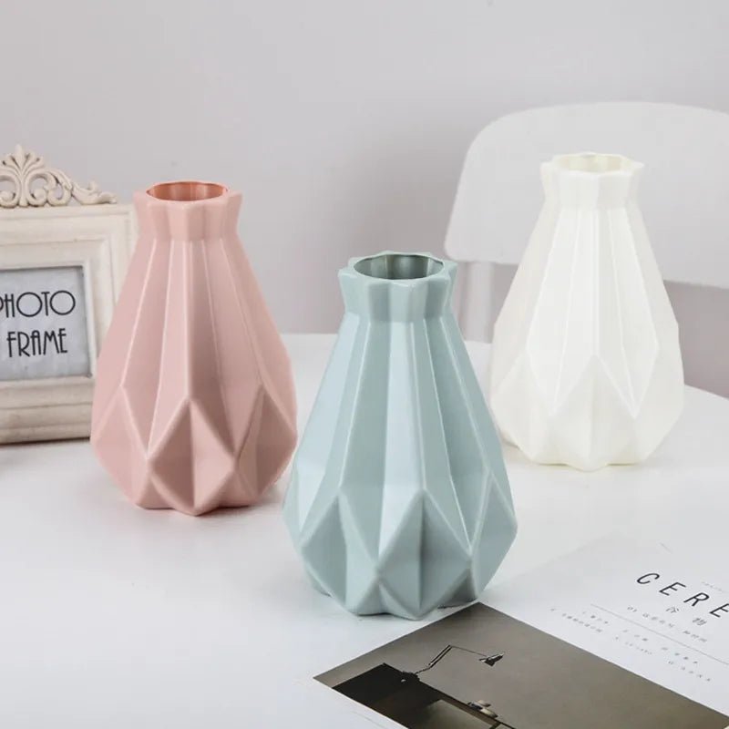 Pretty Pastel Coloured Flower Vase - The House Of BLOC