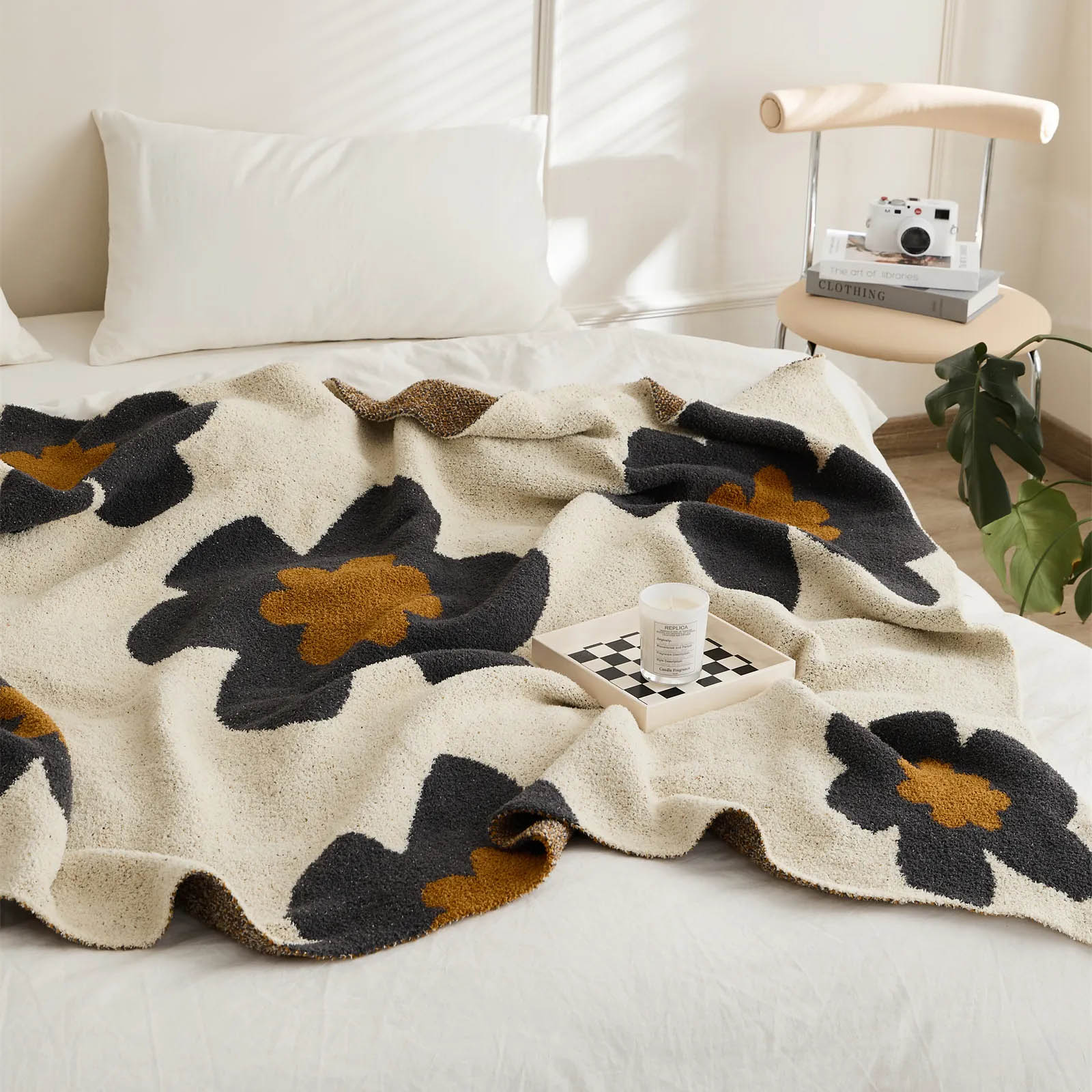 Super Soft Cosy Floral Pattern Blanket - The House Of BLOC