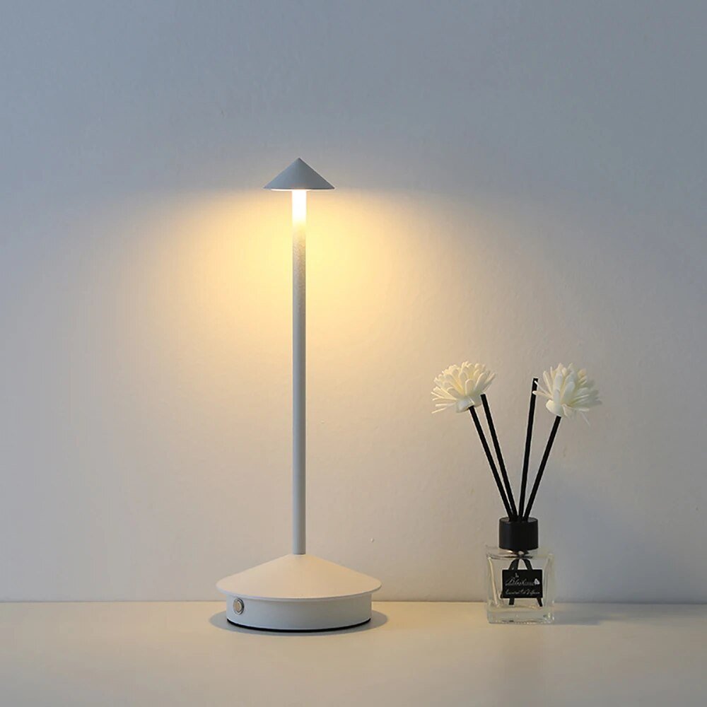 Triangle Point Dimming Table Lamp - The House Of BLOC